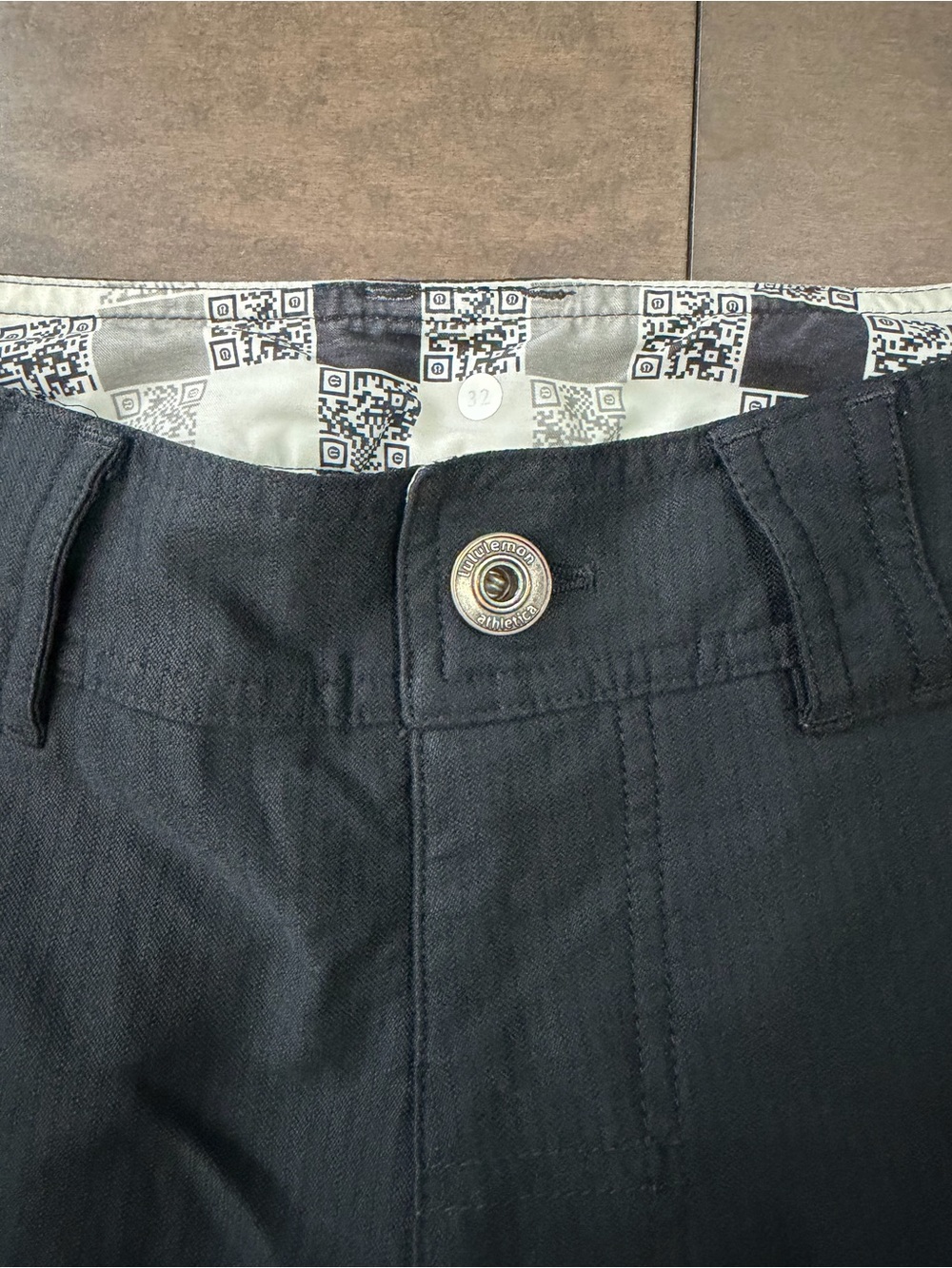 Lululemon Men's Shorts Size 32 - Picture 5 of 5